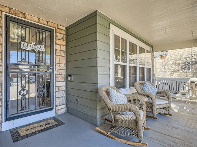 Foto del edificio - 16379 Stone Ledge Dr