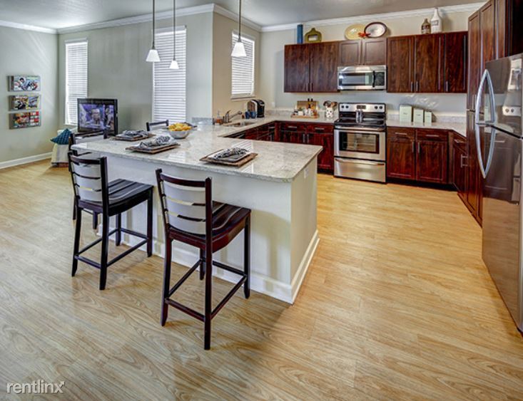 Foto principal - 700 N Woodward Ave