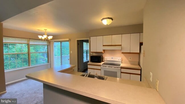 Building Photo - 1010 Foxmeadow Dr