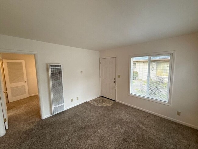 Building Photo - 1145 Saginaw St S