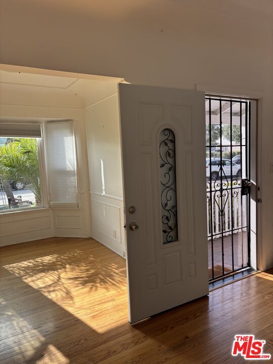 Foto del edificio - 4162 Commonwealth Ave