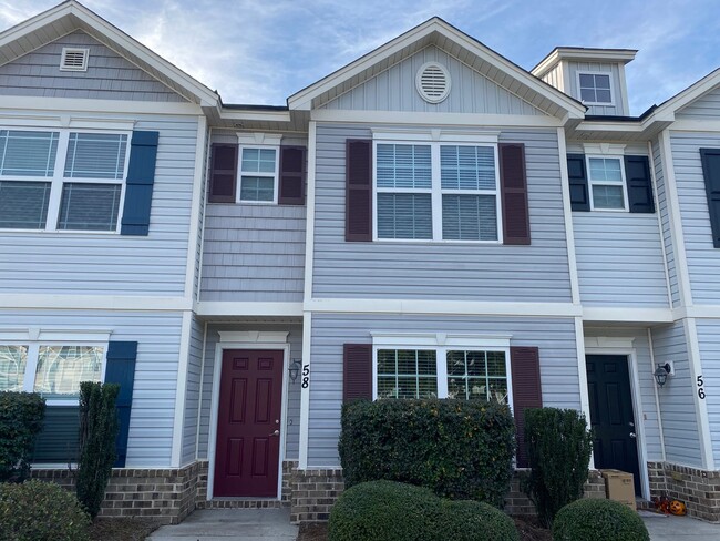 Building Photo - 2 bedroom 2.5 bath townhome in Springlakes