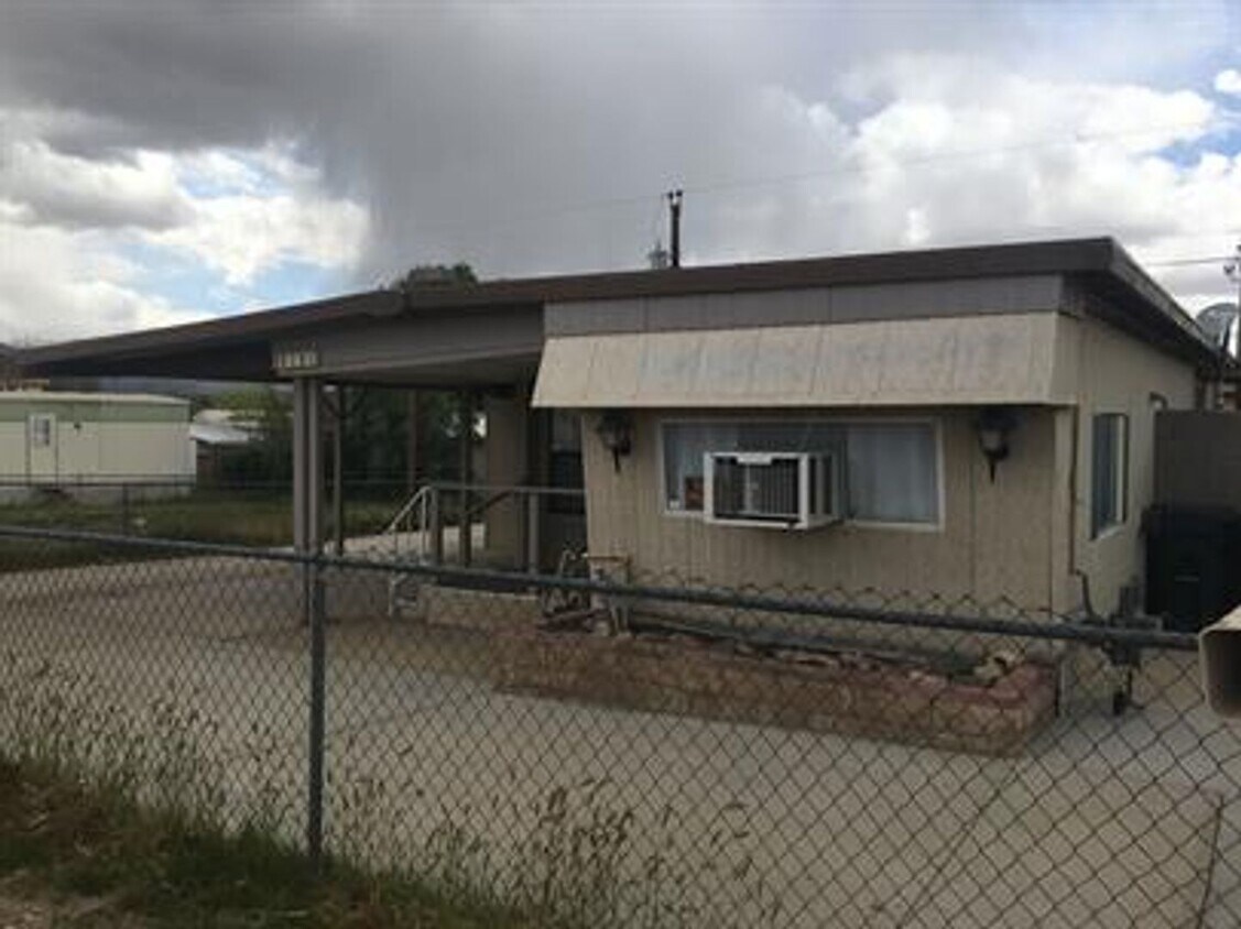 Primary Photo - Newly Updated 1BR/1BA Home with Fenced Yar...