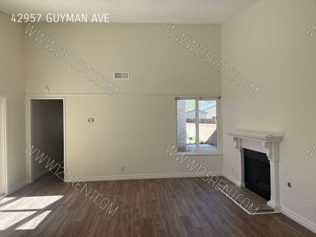Foto del edificio - 42957 Guyman Ave