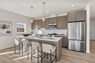 Building Photo - Greenwich House