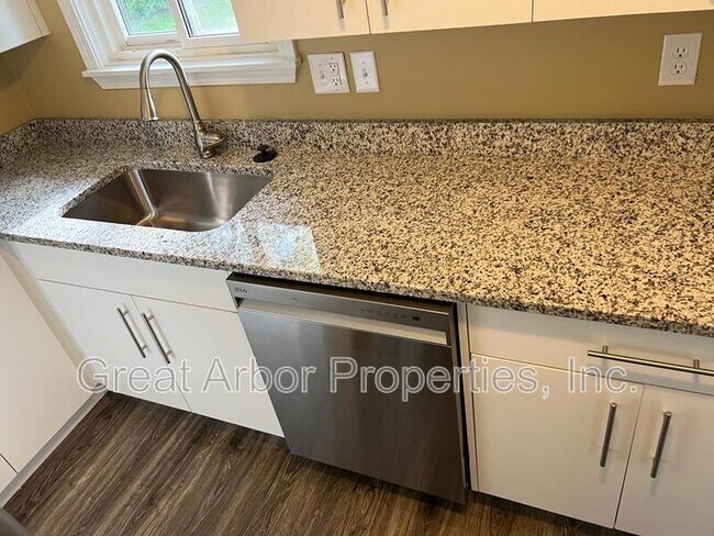 Foto del edificio - 1088 Studebaker Ave