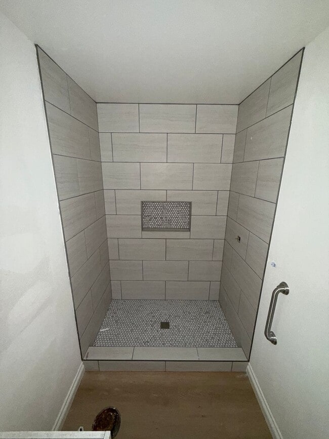 Building Photo - Beautiful Brentwood Model home for Rent in...