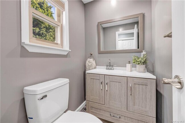 Foto del edificio - 269 W Post Rd