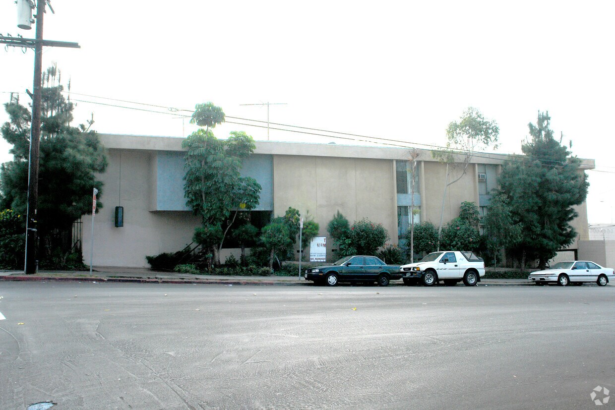 Foto del edificio - 250 S Bonnie Brae St