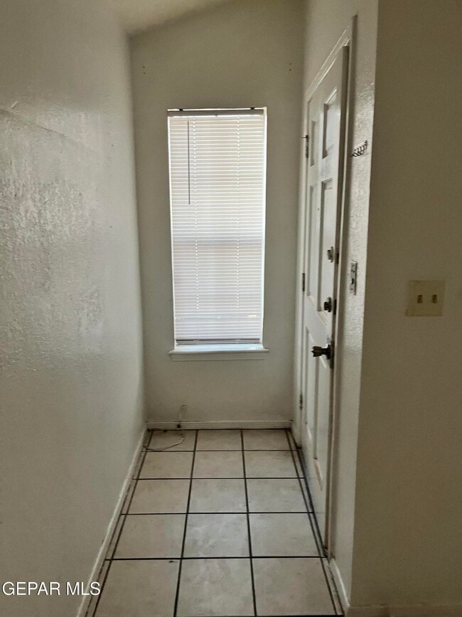 Building Photo - 5524 Oakbriar Cir