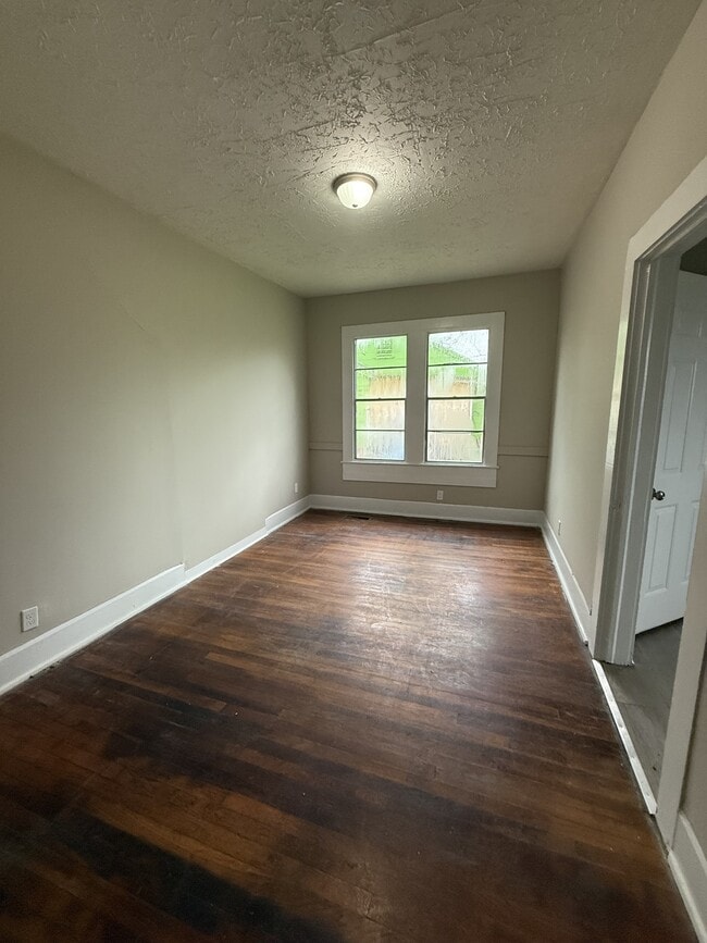 Foto del edificio - 3116 Steiner Ave SW