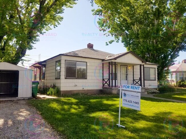 Foto del edificio - 1/2 Month Free!!! Cozy one bedroom one bathroom duplex located off of Keystone and Seventh Street...