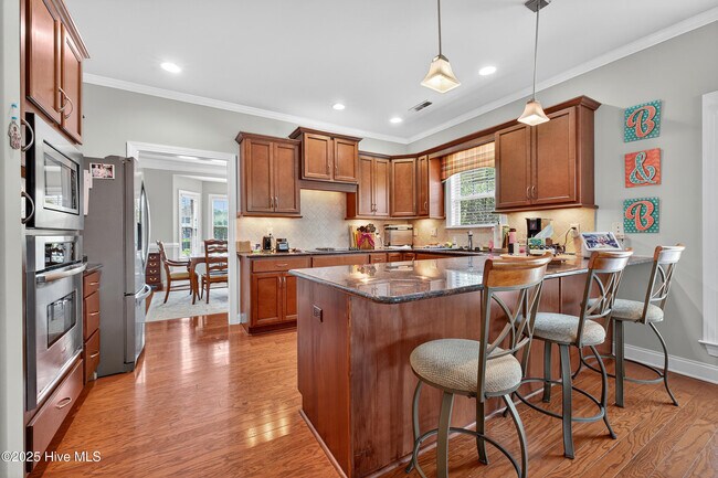 Foto del edificio - 3253 Gardenwood Dr