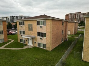 Building Photo - 9606 Golf Terrace