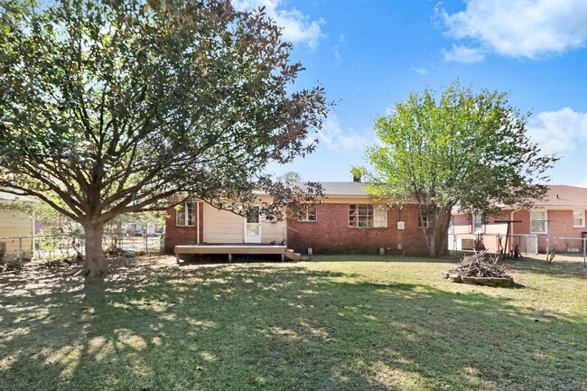 Foto del edificio - 1711 Rose St