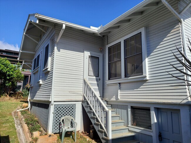 Building Photo - 2238 Aulii St