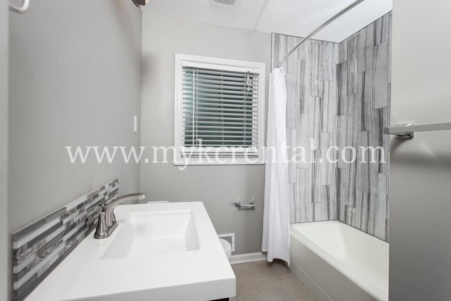 Foto del edificio - 5516 W 70th St.