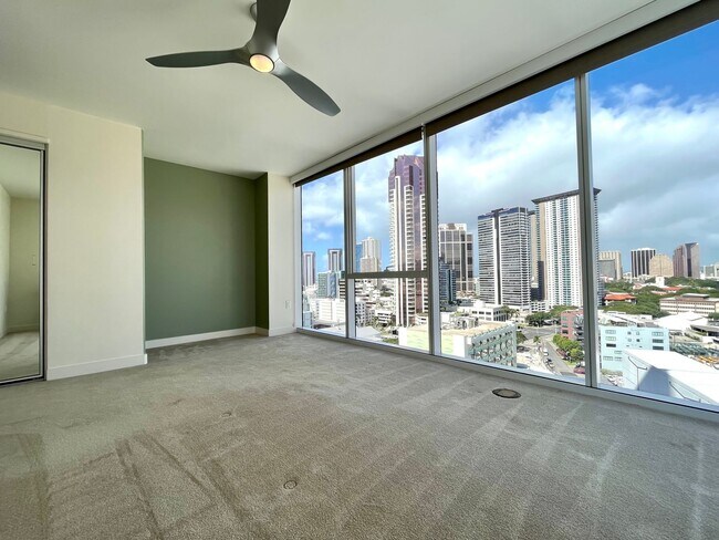 Building Photo - Symphony Honolulu: 2 Bed, 2 Bath w/ 2 Tand...
