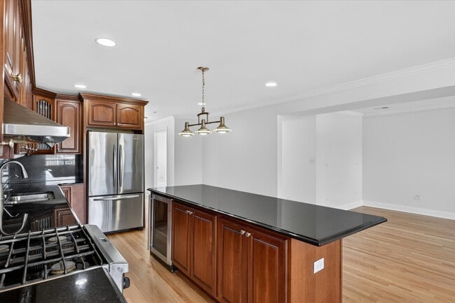 Foto del edificio - 7036 Cermak Rd