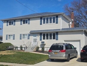 Building Photo - 43 Guilford Park Dr