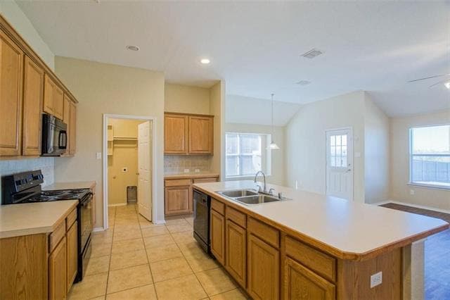 Building Photo - 2130 Bluebell Dr