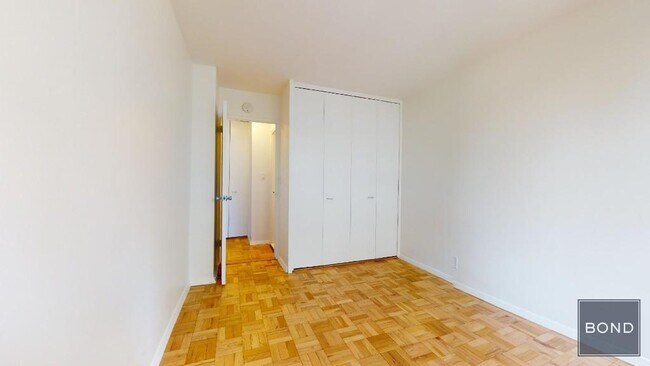Building Photo - 333 E 49th St