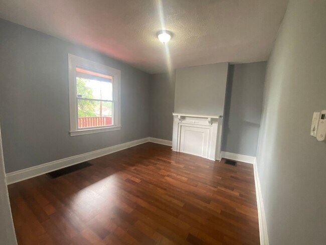 Foto del edificio - Don't miss this 4 bedroom Home
