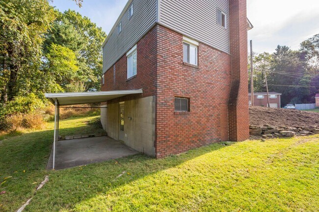 Foto del edificio - AVAILABLE NOW – Move In Today! NEWLY RENOV...