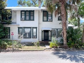 Building Photo - 208 NE 4 St