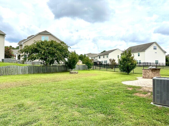 Building Photo - 8019 Kelburn Ln