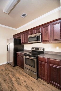 Building Photo - 1043 Newcastle Dr