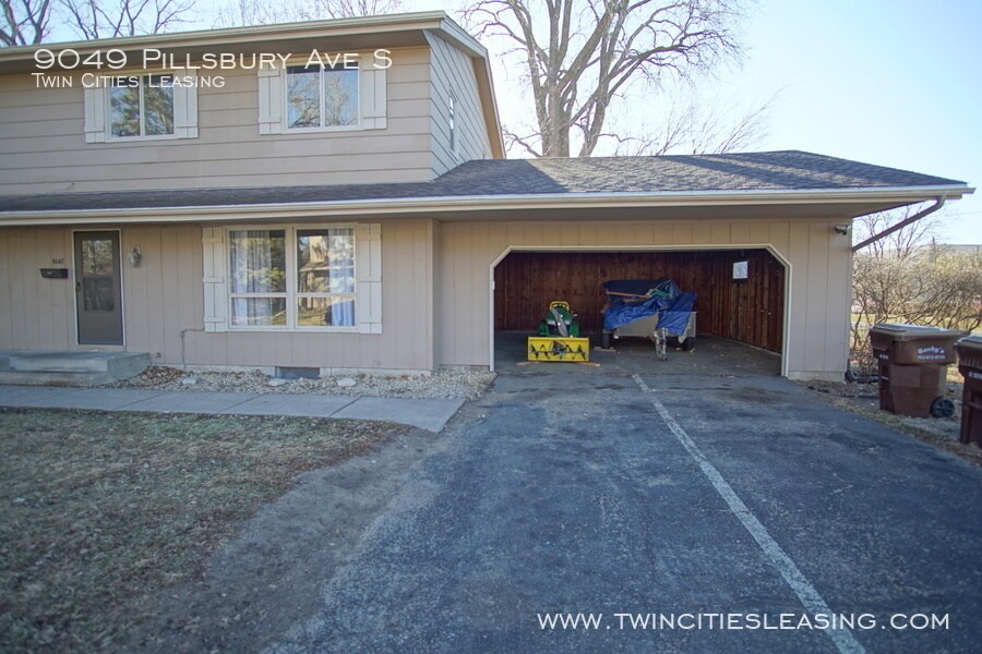Primary Photo - 3 Bedrooms Top Level w/ Full Bath - 2 Car ...