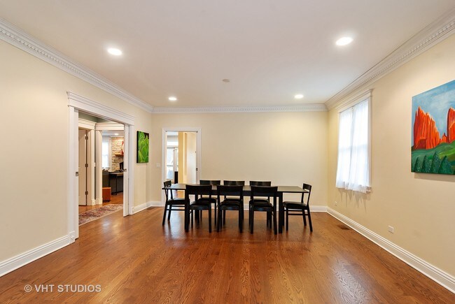 Building Photo - Holly CT