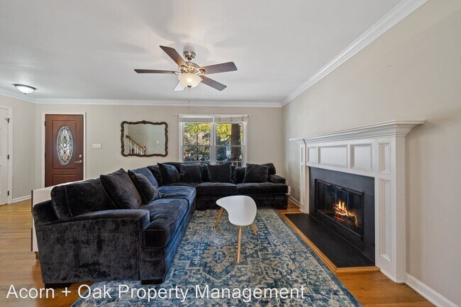 Foto del edificio - 3 br, 2.5 bath House - 1701 Kingston Heath...