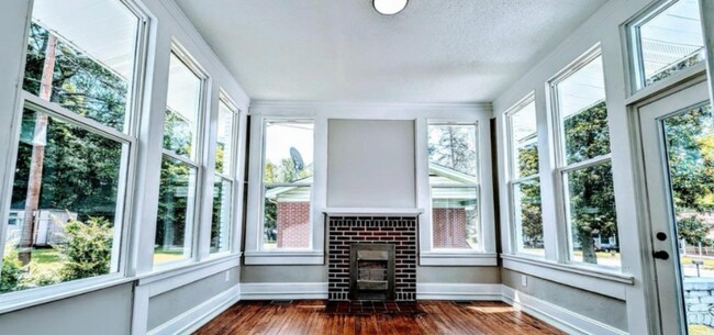 Foto del edificio - 113 Brawley St