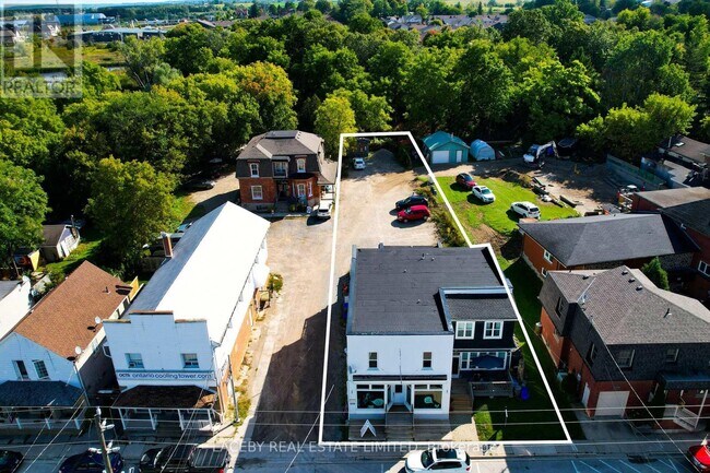 Photo du bâtiment - 250-250 Main St