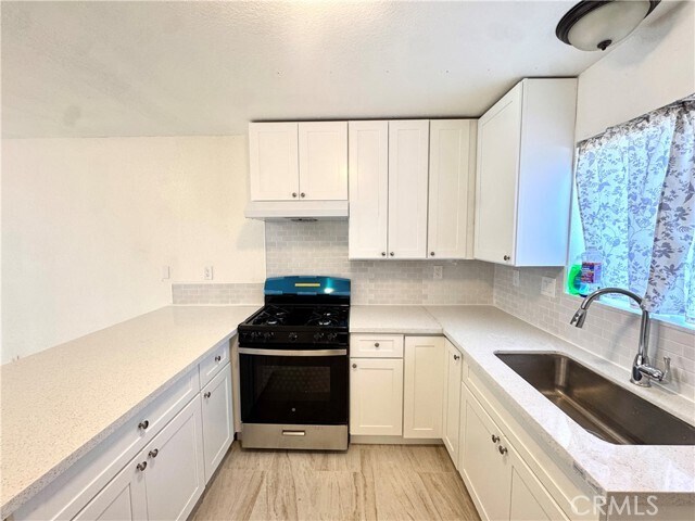 Foto del edificio - 16214 Juniper St