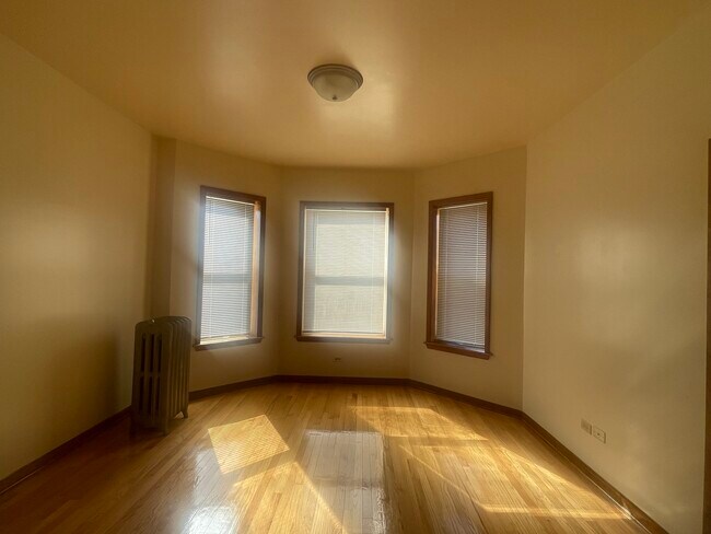 Building Photo - 1446 E 76th St