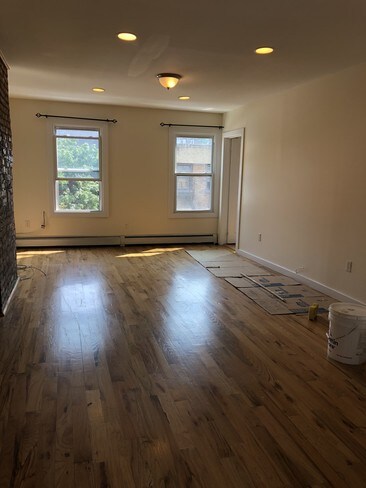 Building Photo - 429 E 153rd St