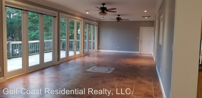 Building Photo - 4 br, 3.5 bath House - 3828 Chaumont Circle
