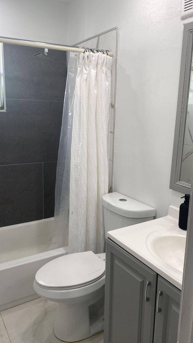 Building Photo - 9860 NW 51st Ln