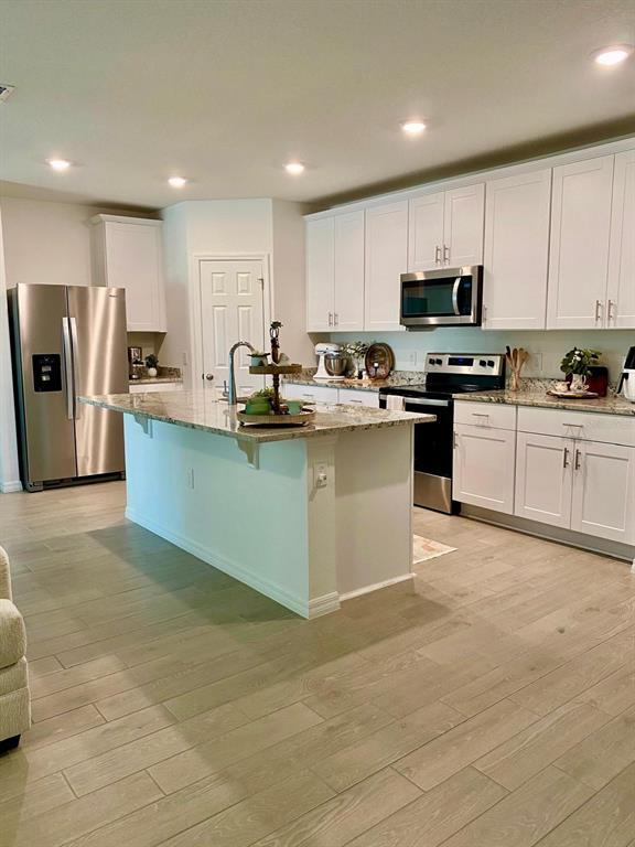 Foto del edificio - 3102 Laurel Oak Ln