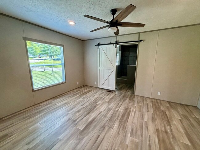 Building Photo - Forest Acres