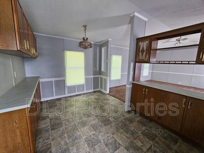 Foto del edificio - 120 E Dumplin Valley Rd