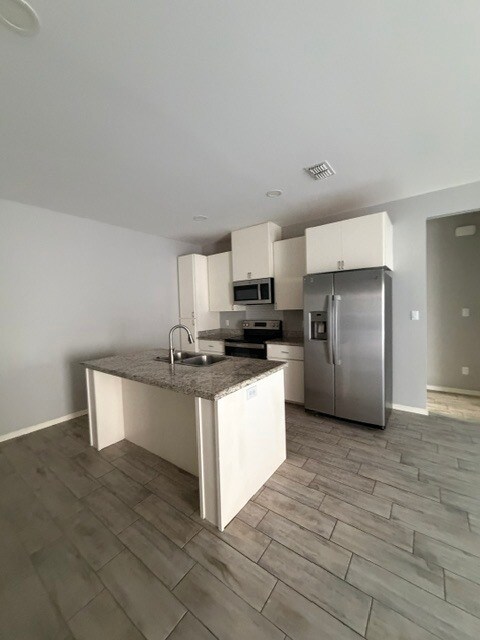 Foto del edificio - 1304 W Heritage Dr