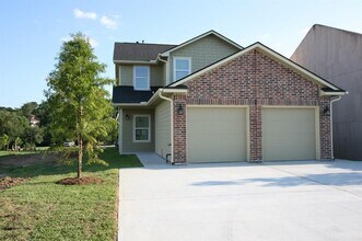 Building Photo - 298 Capetown Way