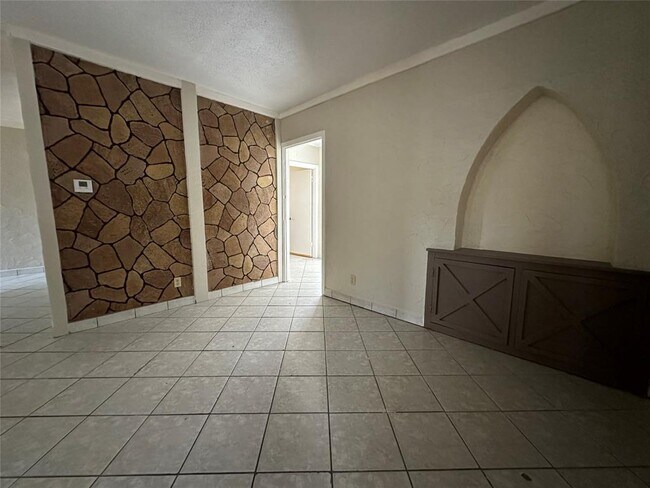 Building Photo - 257 Crescent Dr
