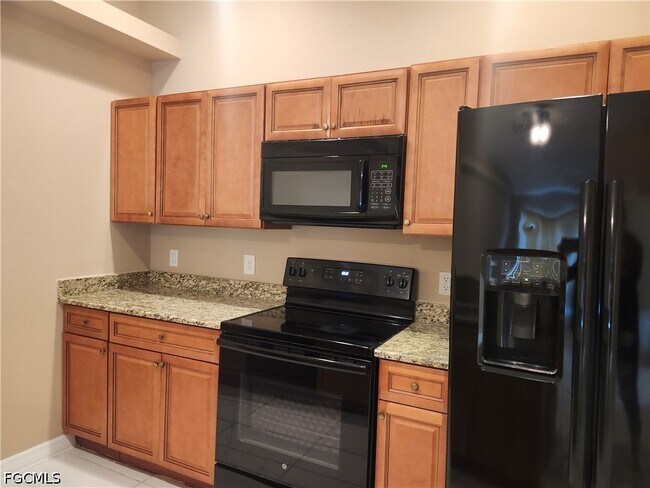 Foto del edificio - 608 Nicholas Pkwy W