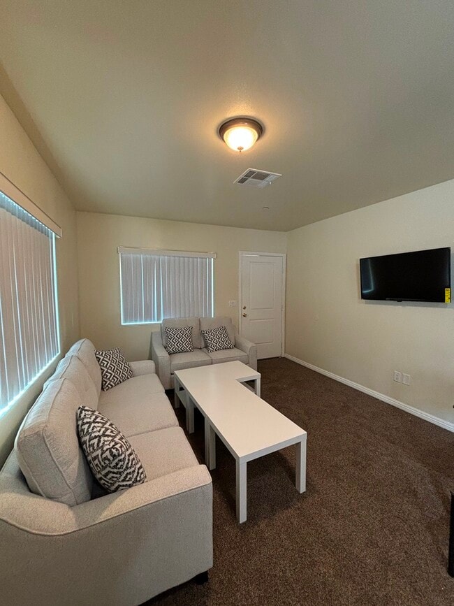 Building Photo - 239 E 104th St