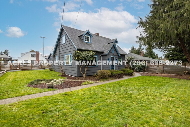 Building Photo - 2609 S 138th St